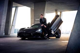 Maserati x 大衛 貝克漢共同打造 貝克漢專屬限定MC20 Fuoriserie Edition
