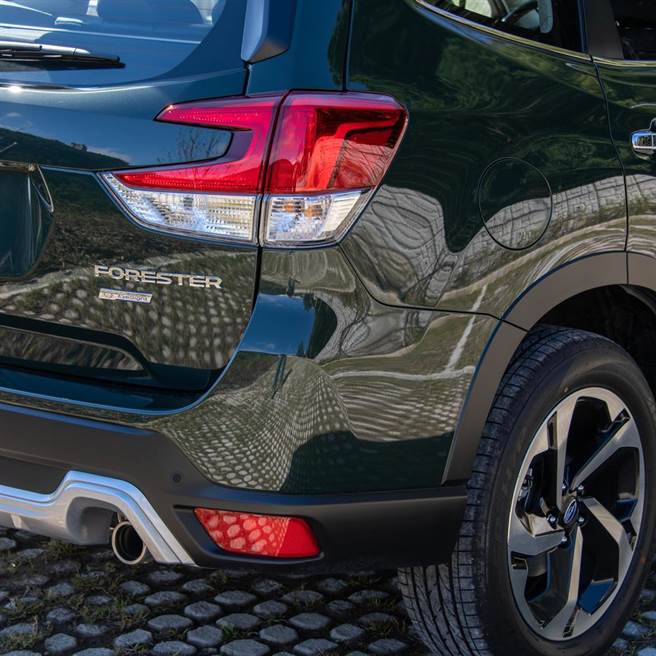 尾灯造型与旧款相似，但内部设计重新设计。（陈大任摄）