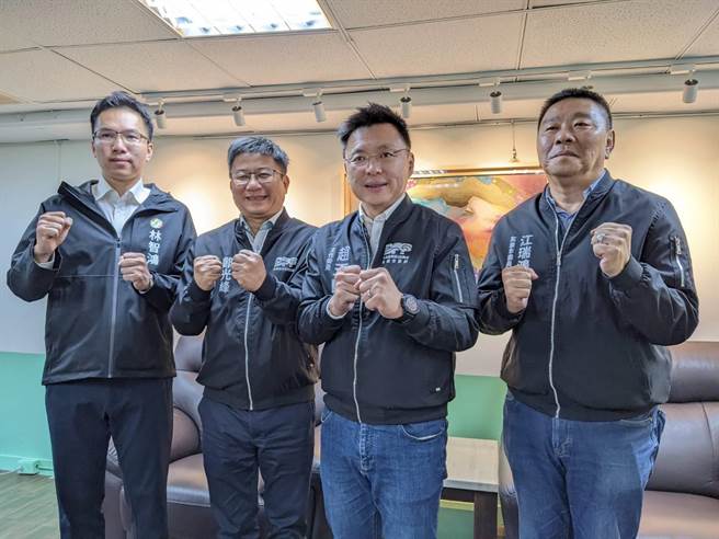 拚公投不同意票第1名，民进党高雄巿党部推4个催票行动。（曹明正摄）