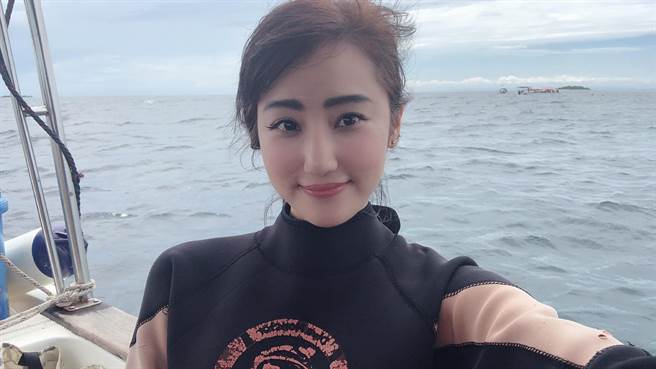 「理工小姐姐」Vivi（林佑青）曾在科技公司担任软韧体整合工程师，如今走女神路线。（图／截取自Vivi Lin脸书）