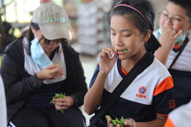 高雄市农业局长张清荣强调，推动食农教育深耕校园，期盼孩子们都能成为永续食农与气候行动的支持者。（高雄市农业局提供／林雅惠传真）