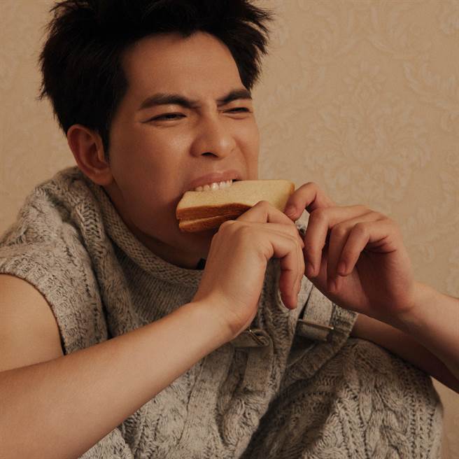 老萧相隔3年即将推出新专辑。（华纳音乐提供）