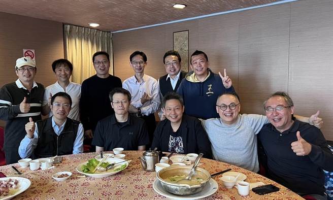 蔺奕》老同学就是互看永远都是十几岁的蠢样。(图/爱传媒提供)