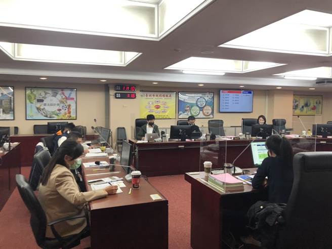 北市議會財政建設委員今針對動物之家專案報告。（楊亞璇攝）