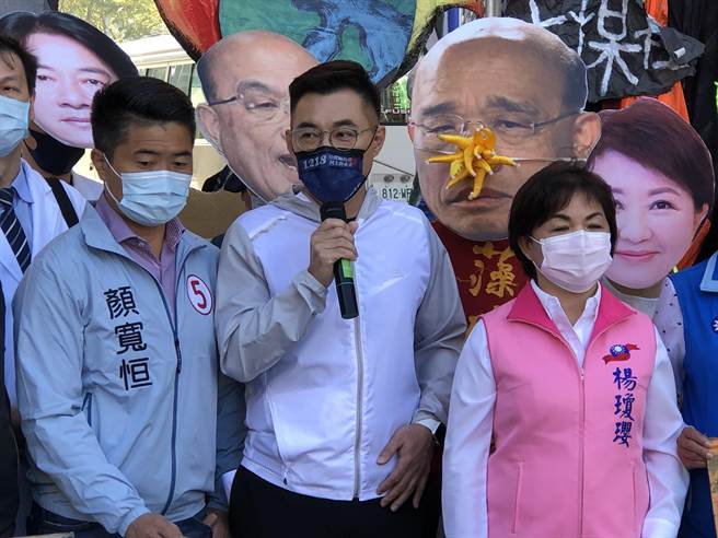 國民黨立委江啟臣強調，政府獨裁、公投制裁，18日用公投票反對空污、保護藻確、顧我們的健康，這是影響下一代最重要的決定。(陳世宗攝)