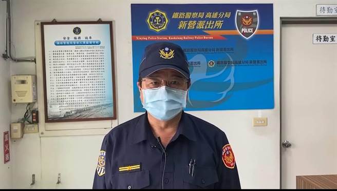 鐵路警察局高雄分局新營派出所長郭台和表示，這名乘客以「空氣品質不佳」為由，想開啟氣窗，但向列車長反映遭拒後，雙方發生口角衝突。（讀者提供／張毓翎台南傳真）