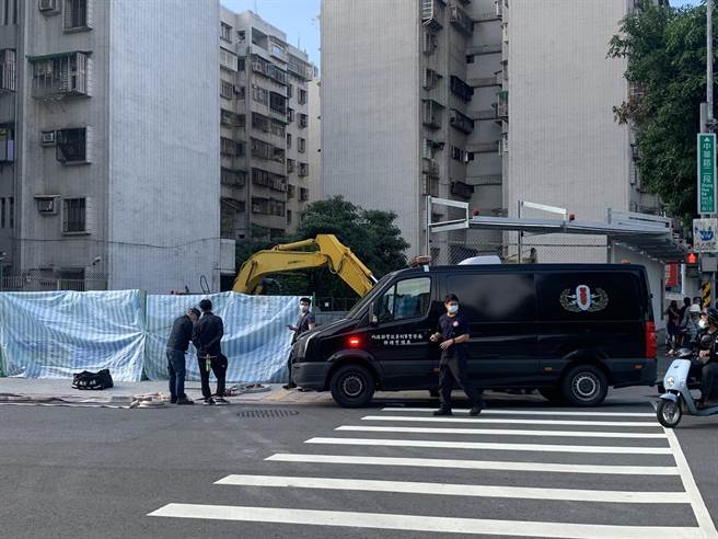 北市中华路发现疑似爆裂物。（陈鸿伟翻摄）