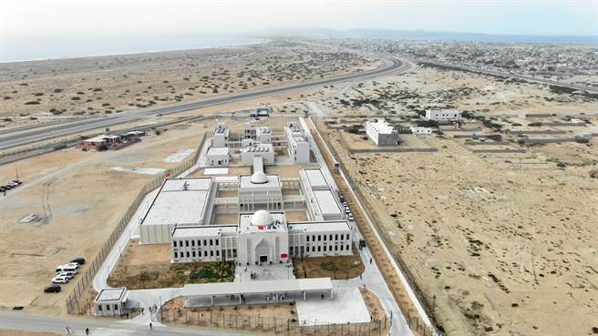 雖然文中表示巴經濟走廊在瓜達爾的計畫中，包含職業訓練中心、醫療院所、海水淨化場等項目，不是工程延宕，就是縮小規模，甚至是放棄計畫。實際上，仍有部分計畫完工，如瓜達爾職業技術學校。(圖/新華社) 