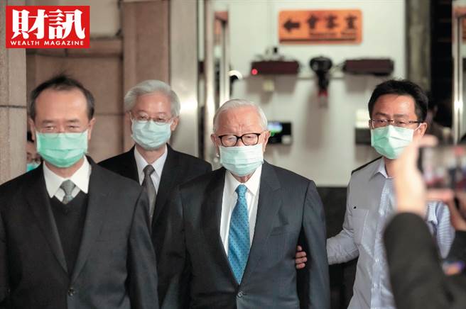 左起：许宗力、林辉煌、张忠谋。(图/财讯提供)