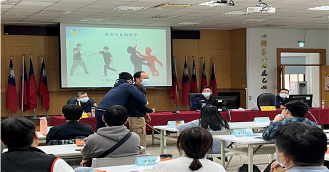 中和警分局本月9日，廣邀超商參加治安會報。（中和警分局提供）