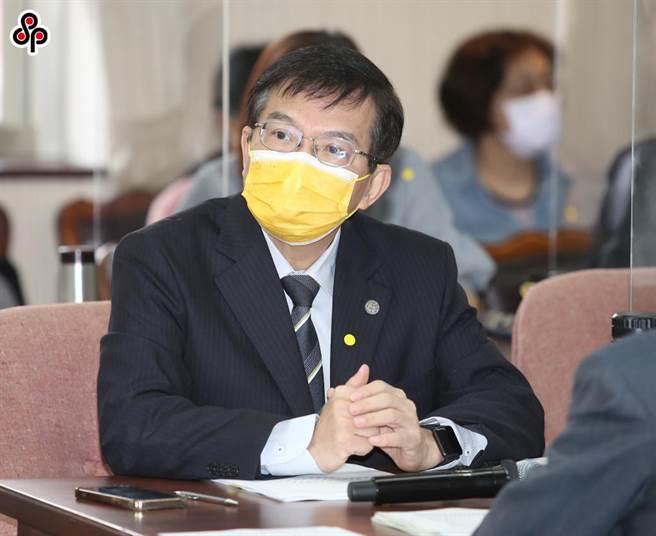 交通部長王國材說，UMAJI本來是政府提供給個人服務，今年做了討論後，認為政府不好與企業爭利，策略改為政府提供給企業，企業再提供給個人服務。（本報資料照）