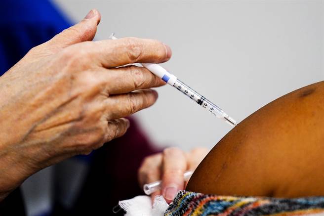 追打第3剂疫苗的效果会比标准施打2剂更能够对抗新冠病毒？（资料照／美联社）