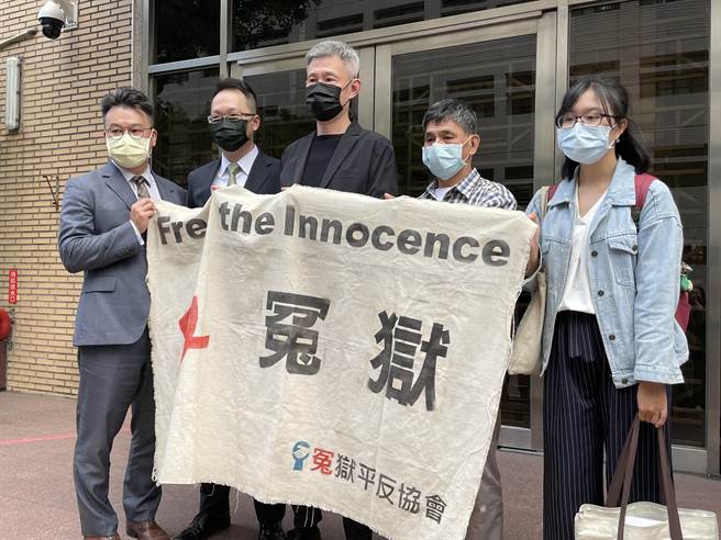 吕金铠被控性侵杀人未遂喊冤27年 非常上诉遭驳回后 声请继续审判。（林伟信摄）