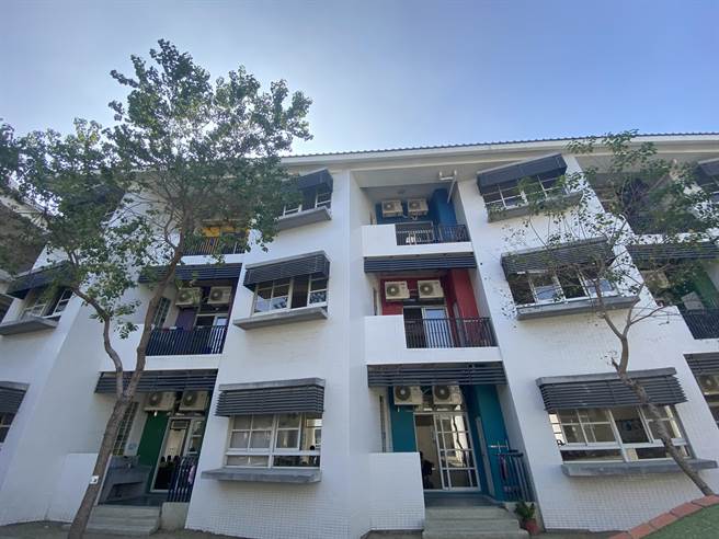 台南市將向國教署爭取「不以月份為限、28度以上即可開冷氣」，目前全市國中小冷氣裝設已完成85％進度。（曹婷婷攝）