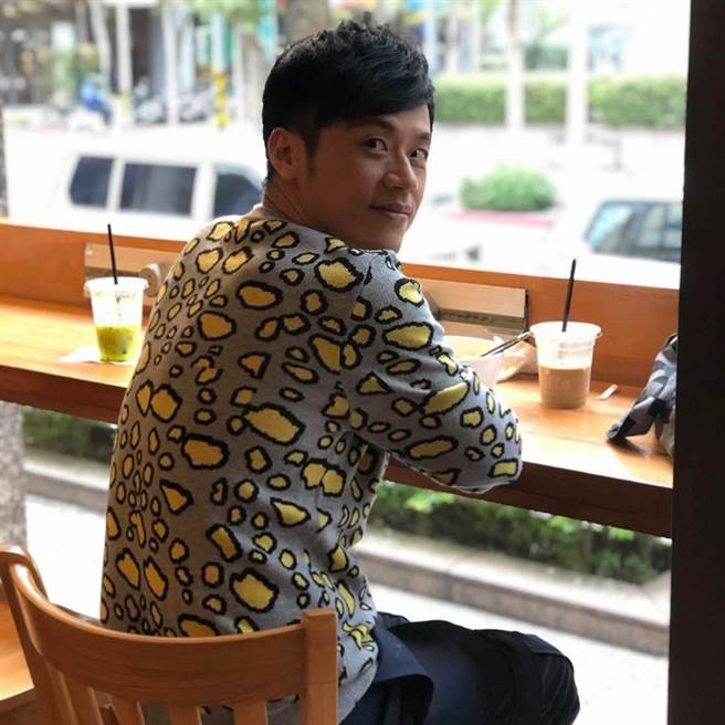 焦糖哥哥疑遭韩粉攻击 经警方询问本人称「尊重不同声音」不提告。（摘自焦糖哥哥-陈嘉行脸书）