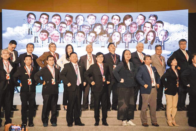 「迎接2022智慧城市展在高雄暨高雄市智慧城市推动委员会2021年会」15日在高雄展览馆登场。（高市府提供／柯宗纬高雄传真）