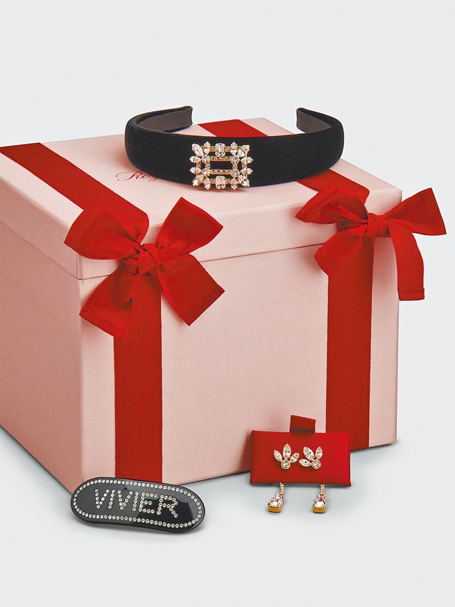 Roger Vivier耶诞节礼盒，5万8000元。（Roger Vivier提供）