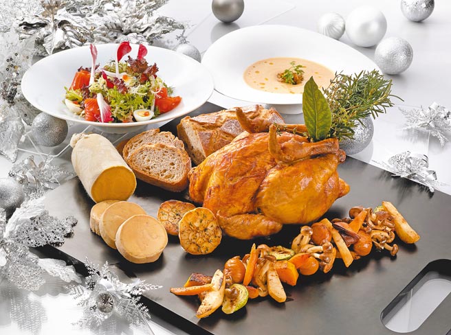 远百「LA BOUTIQUE de Joel Robuchon Taipei侯布雄法式餐厅耶诞烤鸡套餐」，12月26日前在远百信义A13、远百宝庆、板桥大远百、远百板桥中山供应，凡订购送1只侯布雄帆布袋及1个6入马卡龙礼盒，4580元。（远百提供）