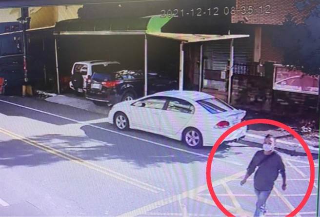 張姓竊賊闖入李姓神父的宿舍行竊，偷走1萬美元跟台幣8萬元後逃逸。（翻攝照片／李京昇苗栗傳真）