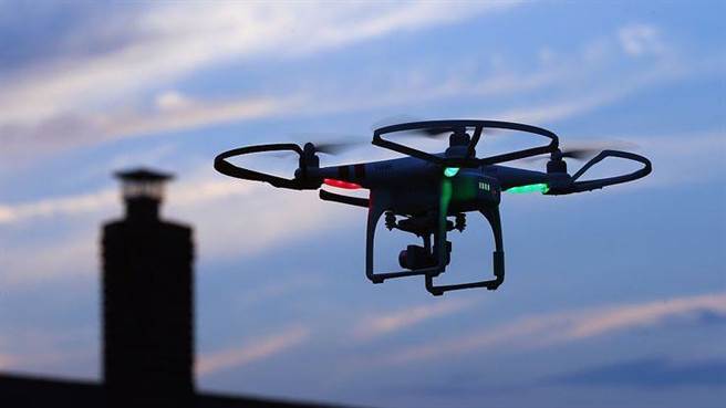 李海东：一周连四波制裁数十家中企，美终极目的阻碍陆科技快速发展。（环球网）