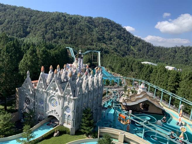 全台的鱼池乡民集合啰！九族文化村的所在地在南投县鱼池乡，每年九族为了回馈乡民，都在年前开放让鱼池乡民免费入园，今年将从2022年1月22日至28日上午9点半到下午3点，免费招待乡民入园。（九族文化村提供／吴建辉南投传真）