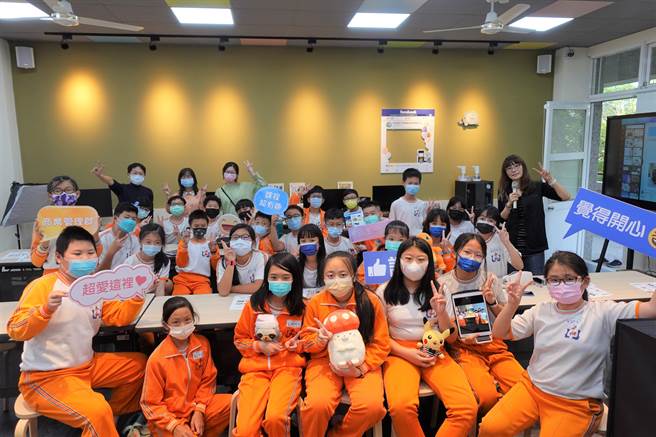 南投国中职探中心设备像是有自行车维修设备、POS点餐系统、商品摄影设备、摄影棚、乐高机械设计等等，南投国中表示，未来会在暑期推出各式课程，让学生真实体验各种职业，并了解其中所需能力。（校方提供／吴建辉南投传真）