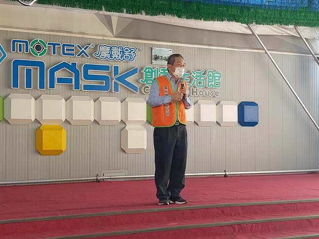 蔡衍明爱心基金会主任周哲指出，基金会巡迴全台举办大小型公益演唱会，推广敬老、孝顺、参与志工服务等精神。（谢琼云摄）