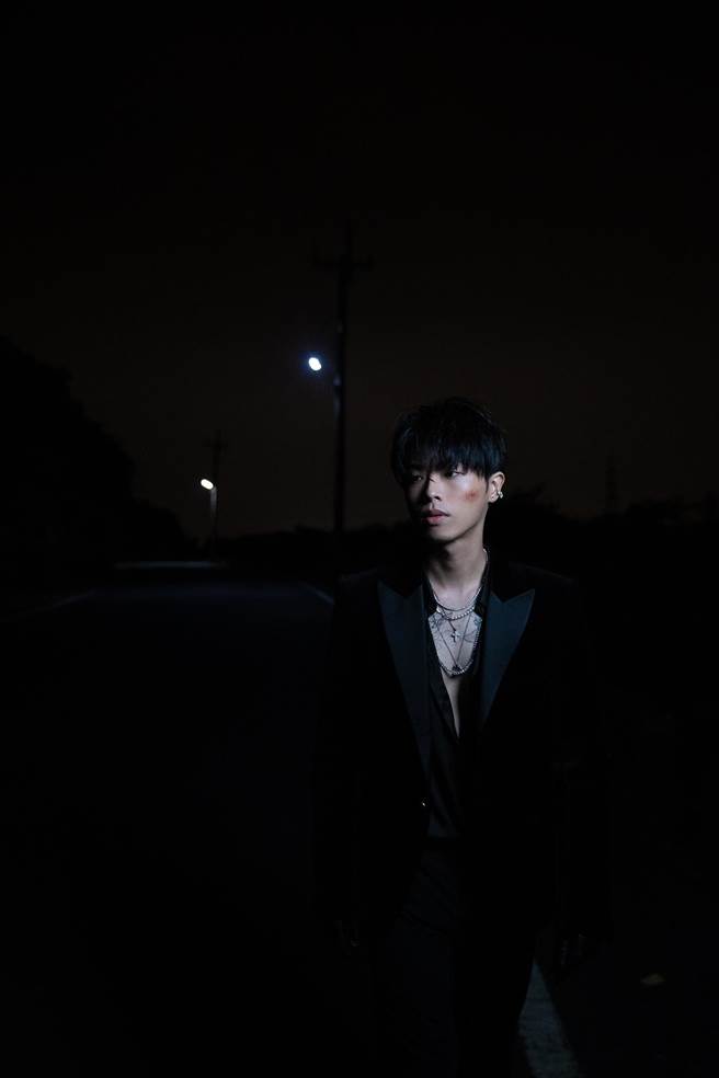 HowZ推出第二波主打〈晨星〉MV。（迷音乐 Me Music提供）