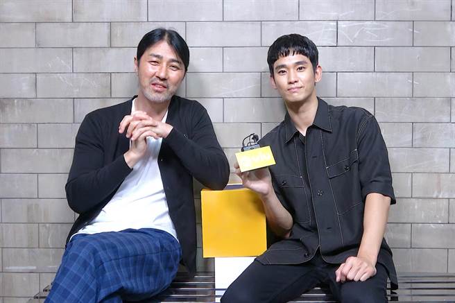 金秀贤（右）与车胜元受访时一搭一唱，宛如在说相声。（friDay影音提供）