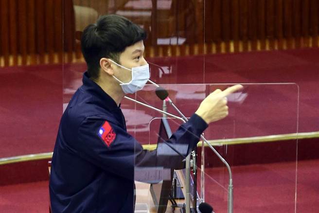 國民黨議員李柏毅，今在街講時遭民眾甩巴掌。（資料照/鄧博仁攝）
