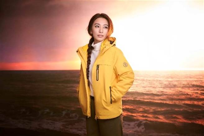 ONE BOY「All in one衝锋衣3.0」是金曲歌后田馥甄私服首选。(图/ONE BOY提供)