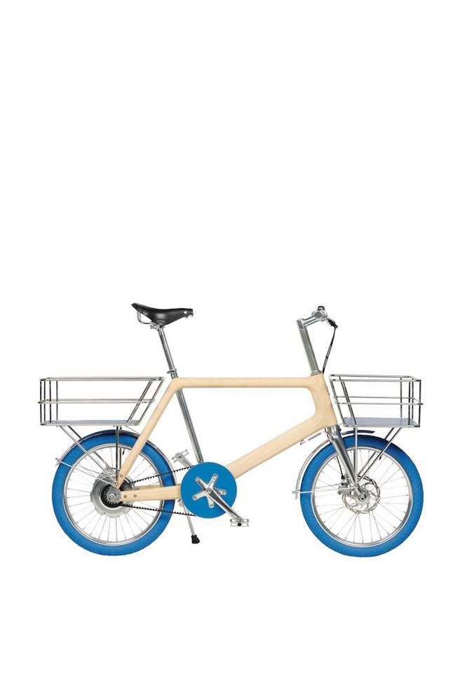 Hermes白蜡木自行车，附白蜡木和小公牛皮材质置物篮，74万6700元。（Hermes提供）