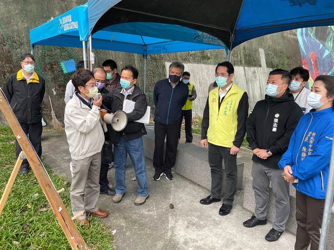 新北市中和電塔意外頻傳，立委江永昌辦會勘研商選址方案。（葉書宏攝）