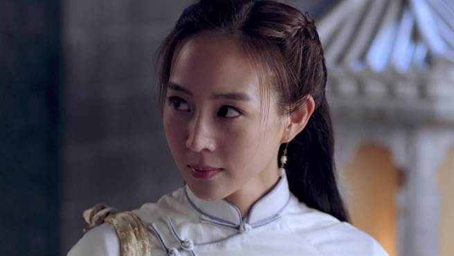 张钧宁乐于挑战腹黑女，在剧中为报仇险遭仇人侵犯。