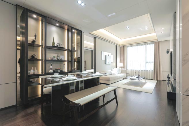 「大安谦韵」规划中坪数质感产品，吸引高资产企业主收藏大安区静巷地段价值；图为建案样品屋。图／业者提供