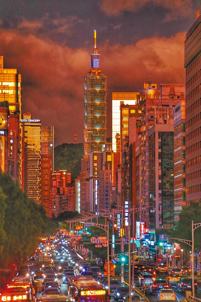 台北市地政局16日公告明年度土地现值与公告地价，台北101大楼9度蝉联地王。（本报资料照片）