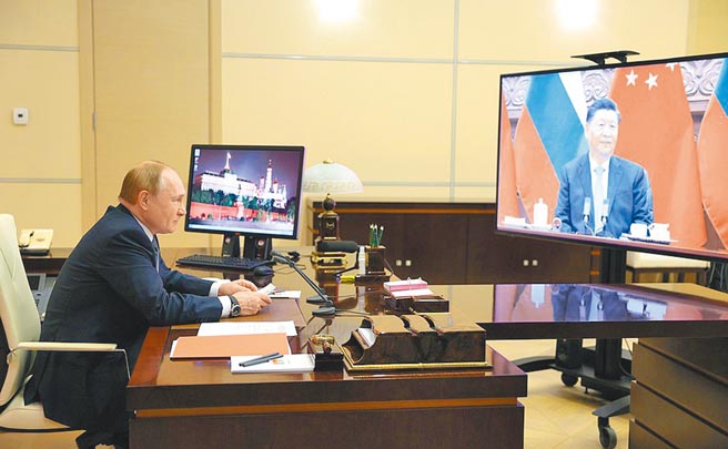 針對中俄元首15日的視訊會晤，大陸知名微信公眾號「牛彈琴」撰文稱，有10個細節需要注意。（摘自俄羅斯總統府官網）