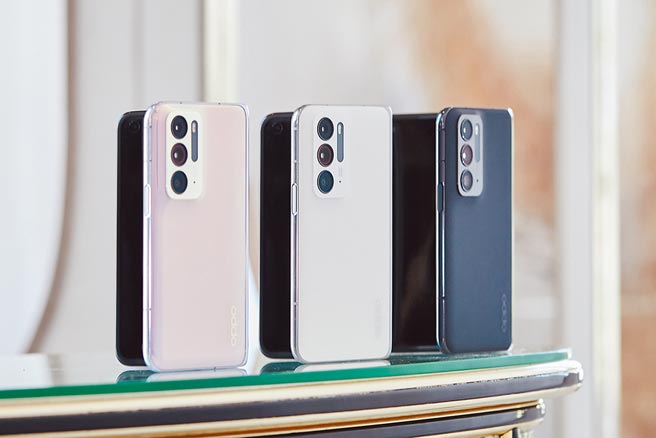 OPPO日前在INNO DAY未来科技大会中发表的Find N折迭旗舰机，昨（16日）在台初亮相，共推出云端白、浮光紫、星夜黑3色，台湾上市时间未定。（OPPO提供）