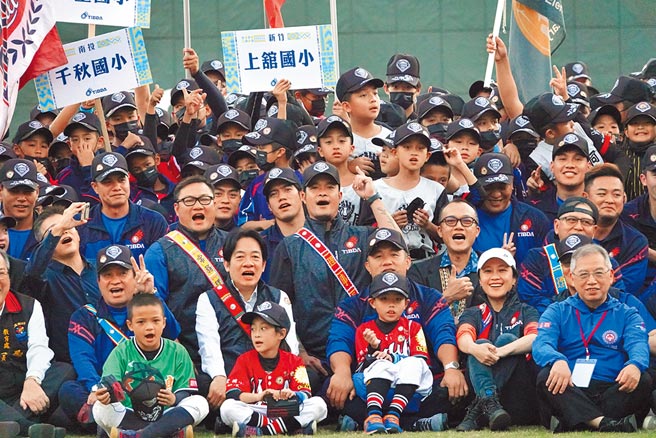 第28屆關懷盃在林智勝號召下熱鬧開打，副總統賴清德也親臨開幕現場。（毛琬婷攝）