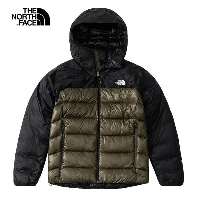 新光三越The North face男款撞色防潑水保暖羽絨外套（共兩色）1萬4880元；綠色防水透氣保暖連帽羽絨外套1萬7380元。（新光三越提供）