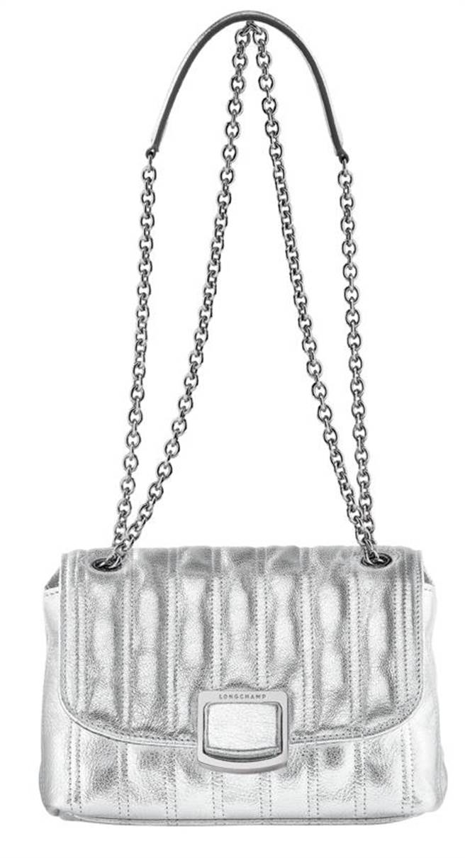 新光三越Tory Burch T Monogram緹花迷你托特包，1萬8900元。（新光三越提供）