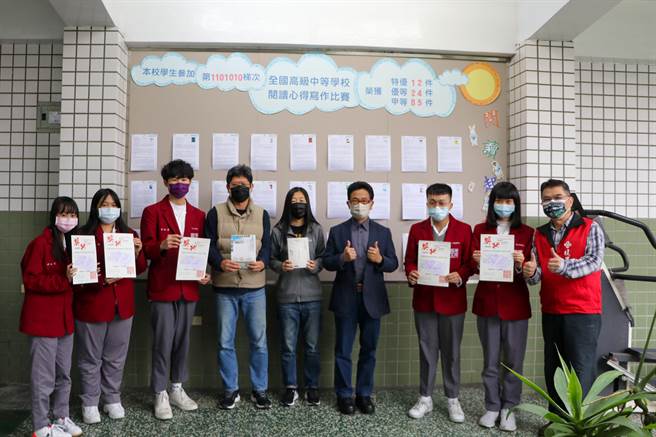 新北市私立復兴商工参加高中生阅读心得写作比赛，在私校中更是遥遥领先，荣获第一名的佳绩。（復兴商工提供）