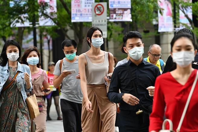 占星师李静唯老师指出，明年5月17日后吠陀占星两大凶星将离开金牛跟天蝎座，因此印度阿南德才会预言，届时疫情会慢慢缓解。(示意图/达志影像)