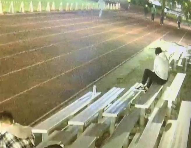 陳嫌多次混入校園，趁學生不注意摸走包包內的財物。（翻攝照片／林郁平台北傳真）