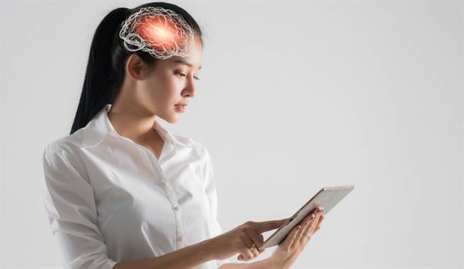 不少日常生活用品中所含的物质，每天都在「伤脑筋」。专家揭露不易看到却重要的护脑要素，必须注意趋吉避凶，才能有效维持脑力清明。(示意图/Shutterstock)