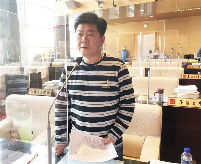 台中市议会国民党团书记长陈政显痛批说，未来中央政府会更肆无忌惮的蛮横恶搞。（陈世宗摄）