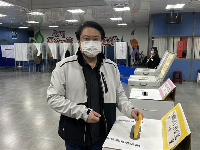 基隆市长林右昌针对公投结果表态，称会有所警惕而加倍努力。（资料照／陈彩玲摄）