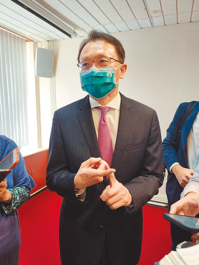 宏碁董事长暨执行长陈俊圣17日受访指出，预期在明年第一季新增产能挹注整体供货增逾1.25倍。图／翁毓岚