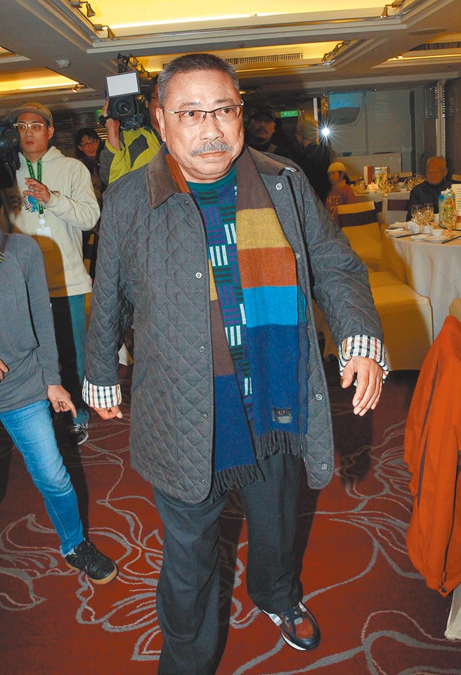 陈松勇江湖气息浓厚，多演出草莽角色。图为去年陈松勇参加关怀演艺人员春节联欢餐会。（本报资料照片）