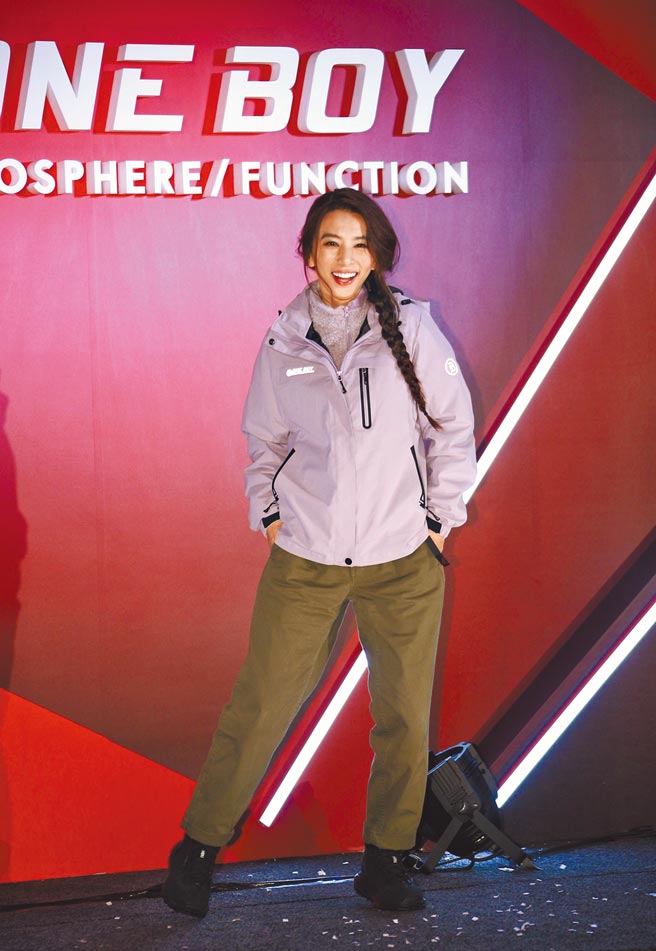 田馥甄昨穿休閒服饰出席代言记者会。（罗永铭摄）